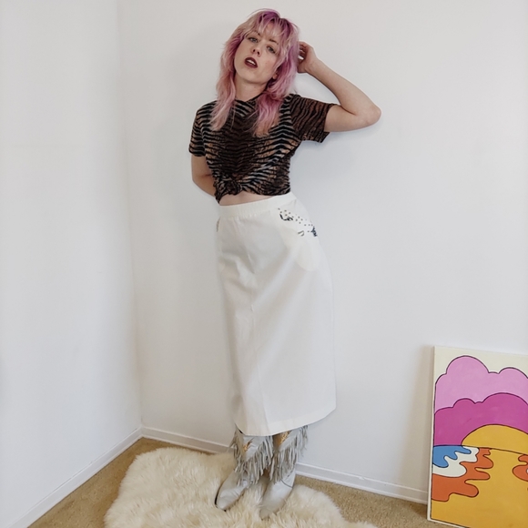 Vintage 80s Skirt (White + Abstract Pocket details) - Picture 4 of 15